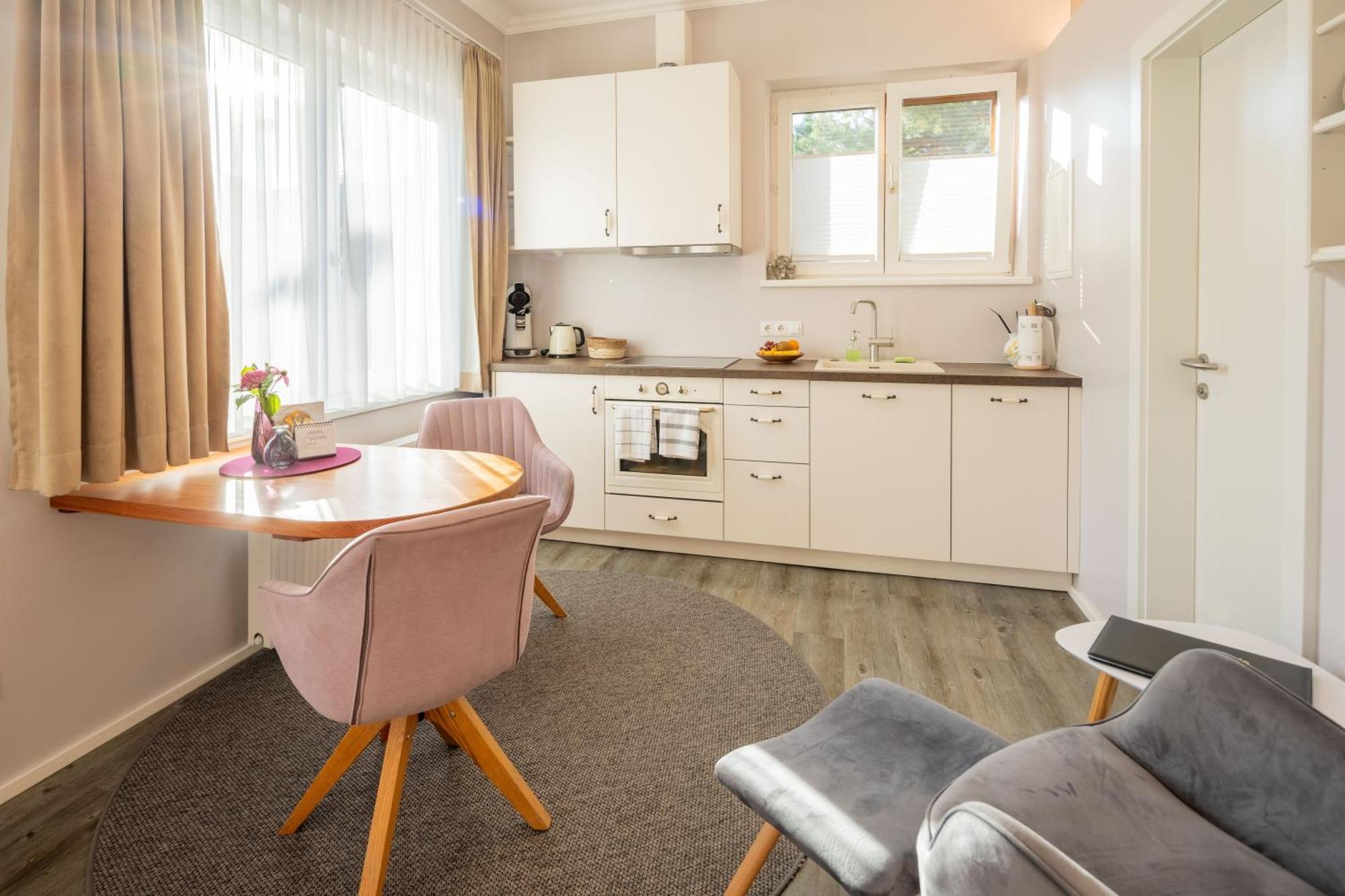 Haus Christina - Romantik Suite Burs Bagian luar foto