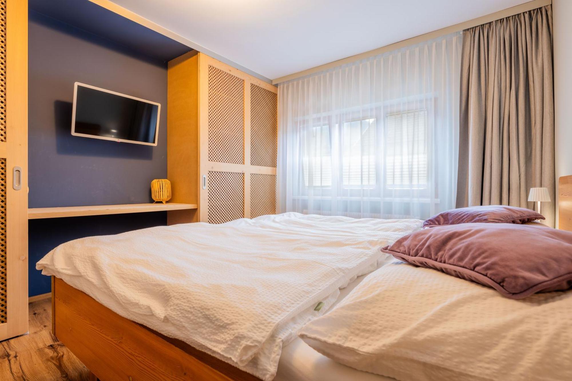 Haus Christina - Romantik Suite Burs Bagian luar foto