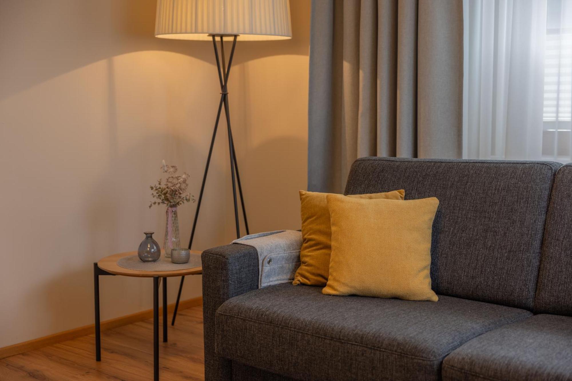 Haus Christina - Romantik Suite Burs Bagian luar foto
